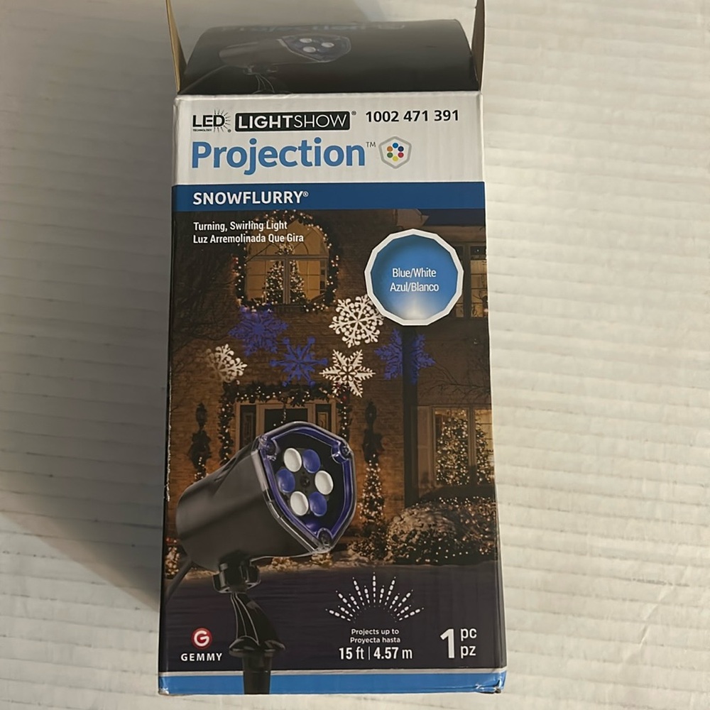 Snowflurry blue and white LED light projection. Never used